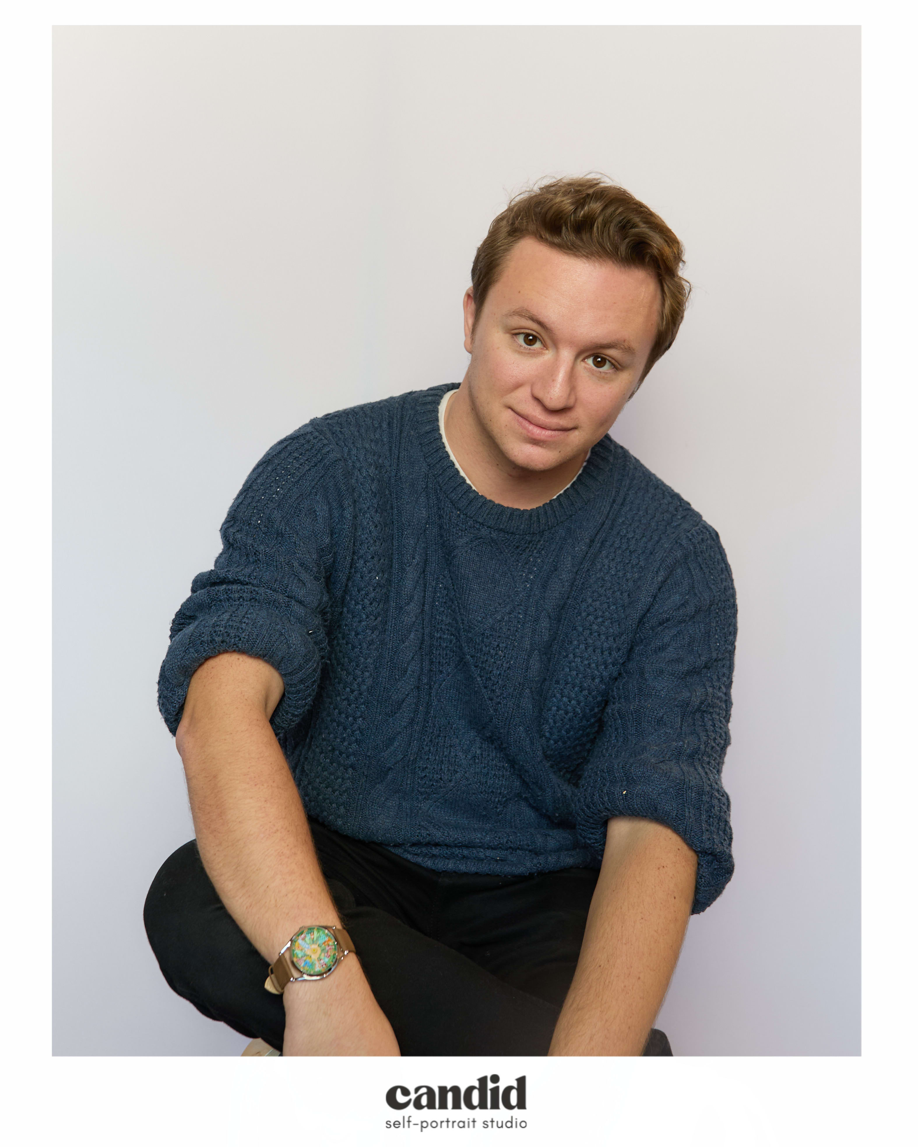Jennifer, senior, scholar sitting at her desk working at her computer