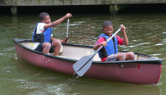 4H campers in kayak