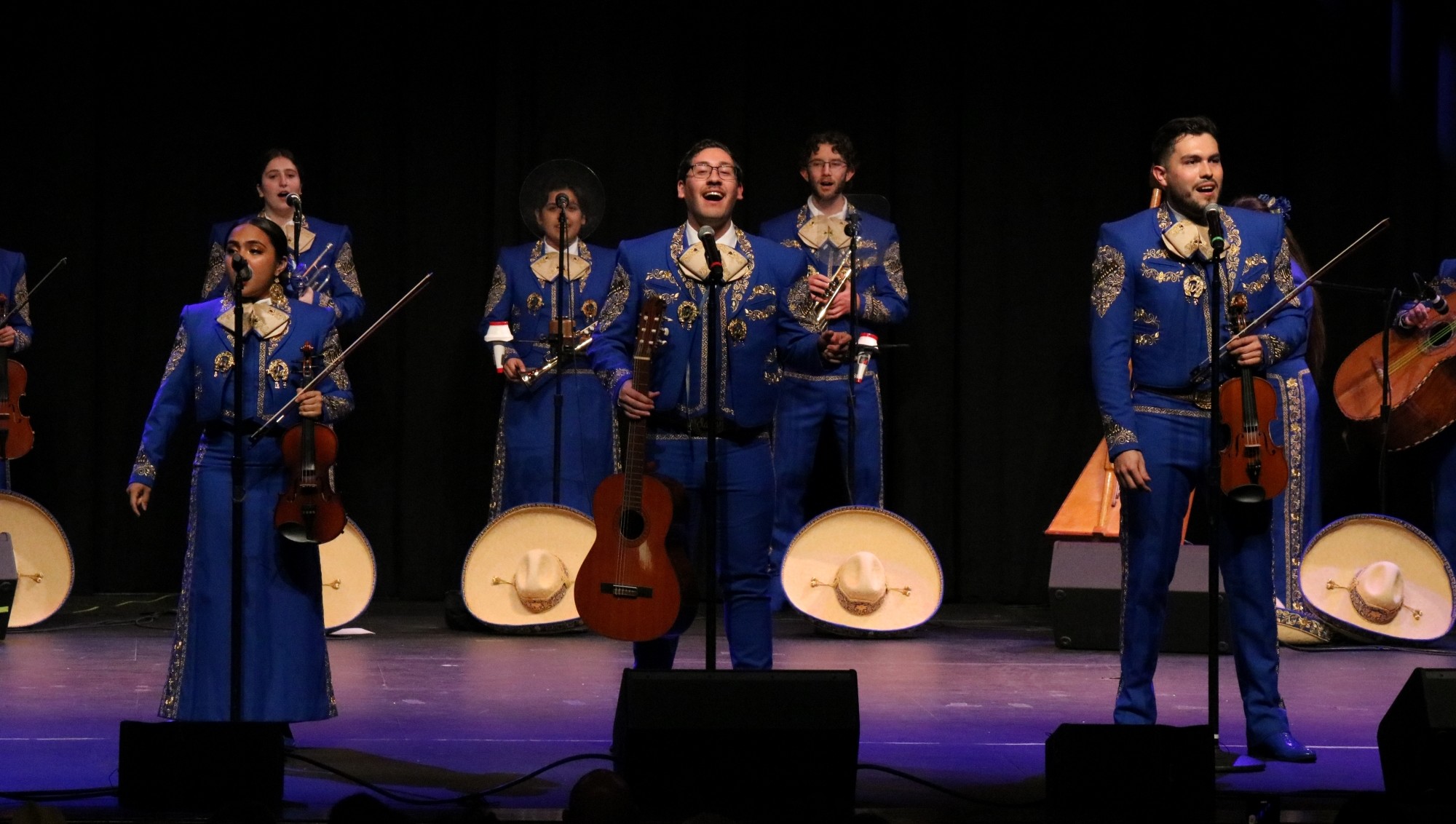Mariachi de Uclatlán Group