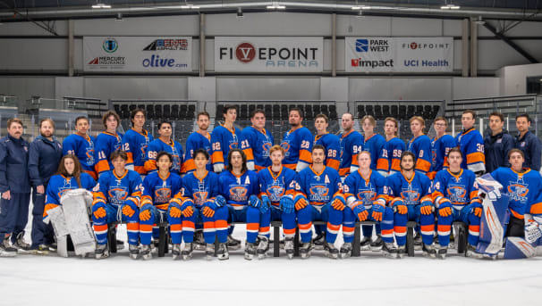 Men's Titan Ice Hockey Image