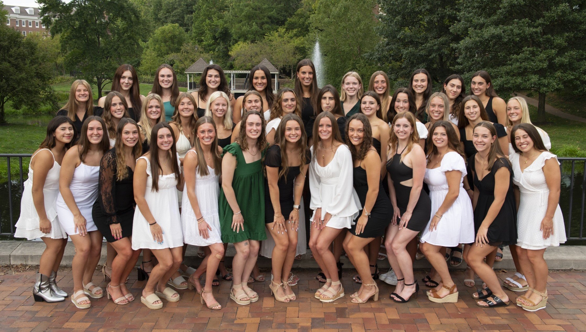 Ohio Swimmer competes in the freestyle