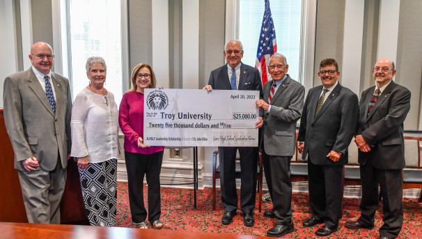ALHSLF Leadership Scholarship in honor of Dr. John Kline Image