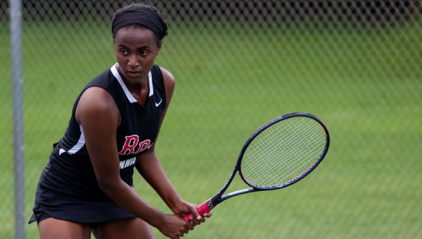 Women's tennis player on the court