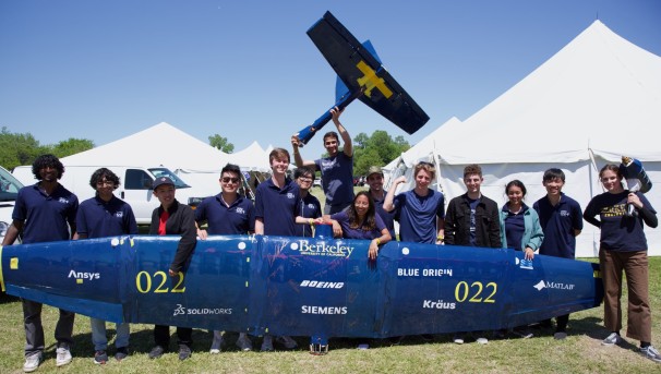 Support students building competitive electric airplanes! Image
