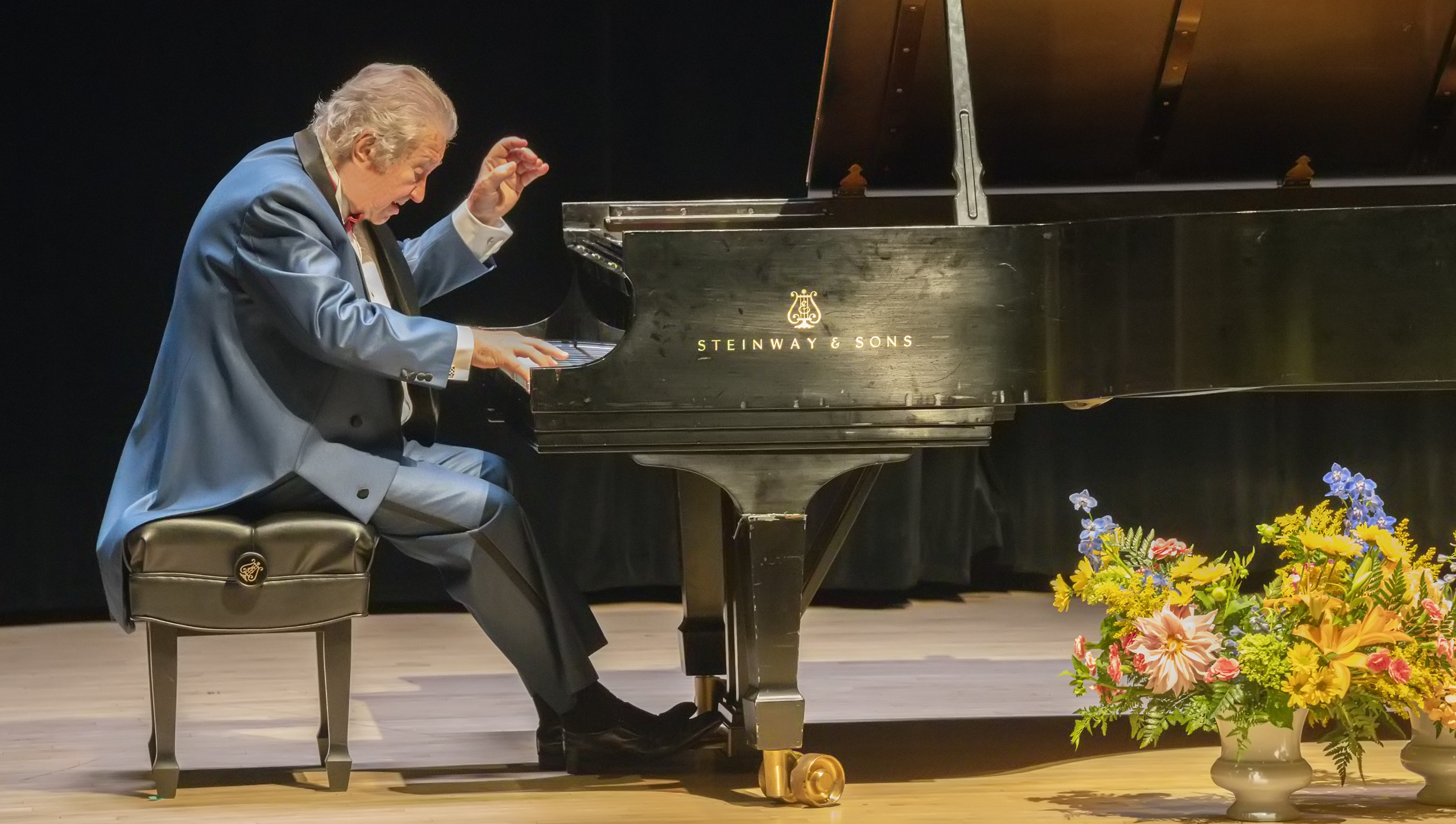 Voskresensky perofrming on stage piano