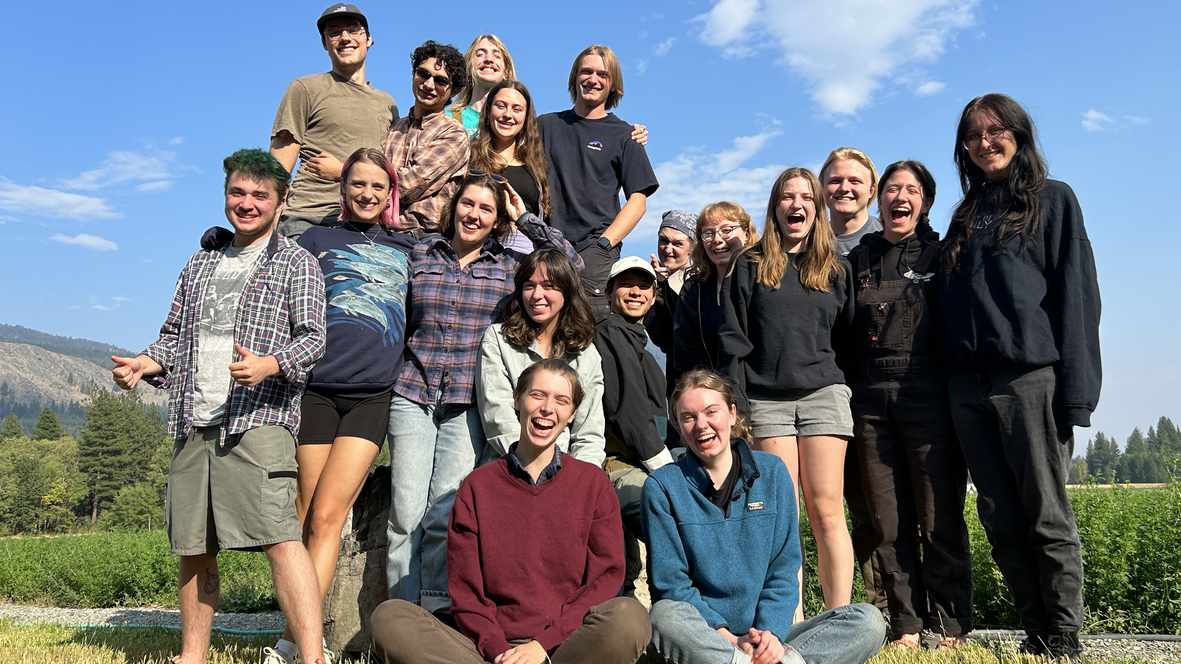 2023 Sustainability Pathways fellows ~ 18 students and 14 Majors represented!