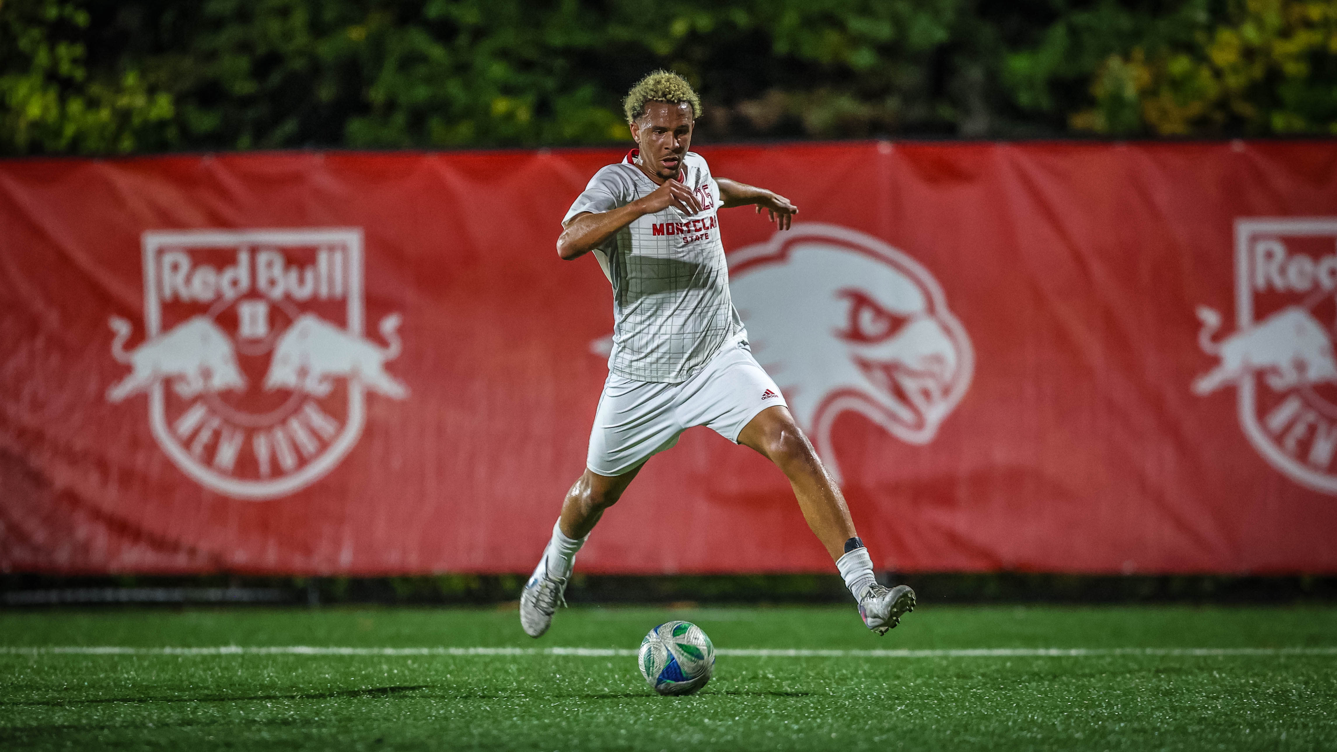 Freshman Tomas Monteiro