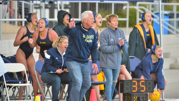 Women's Water Polo Image