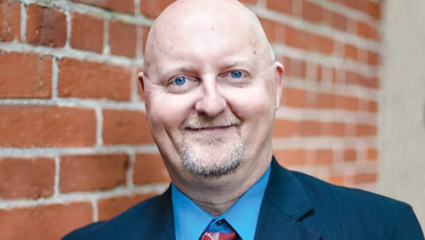 Professor Matthew Salveson receiving the ASCE award