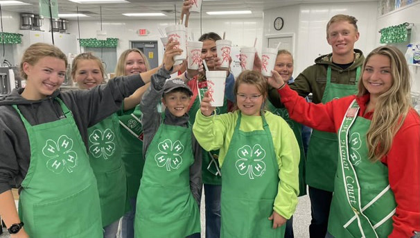 4H students at milkshake stand