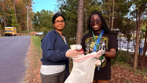 HOSA Members Cleaning Up the UNCC Community