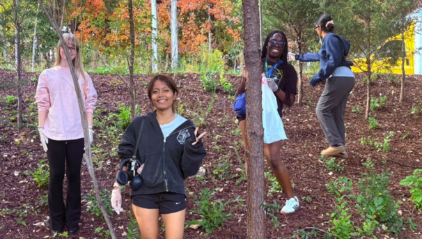 HOSA Members Cleaning Up the UNCC Community