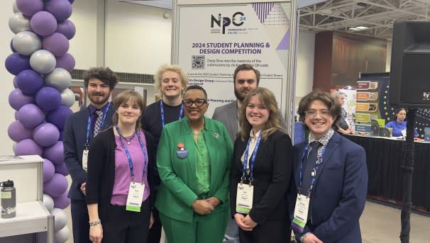 Western Urban Planners pose with APA president at NPC24