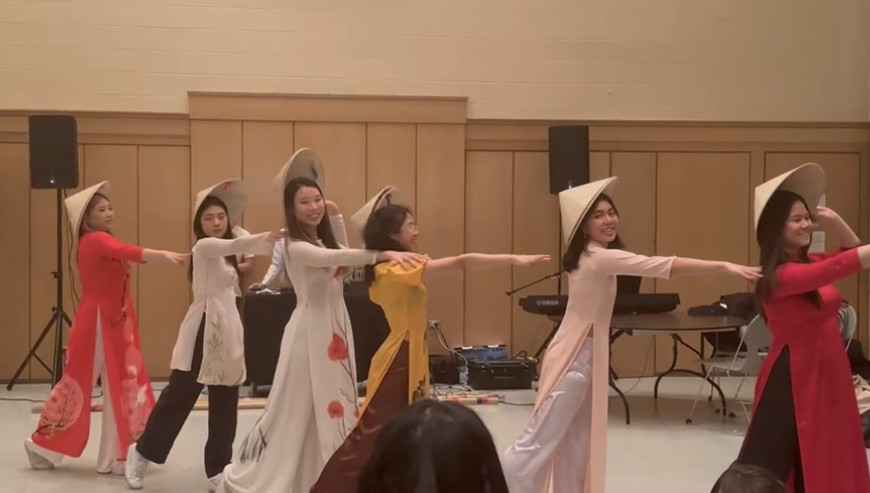 Hat Dance Performance by VSA Members