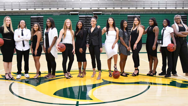 FY20 Women's Basketball 2019 Image