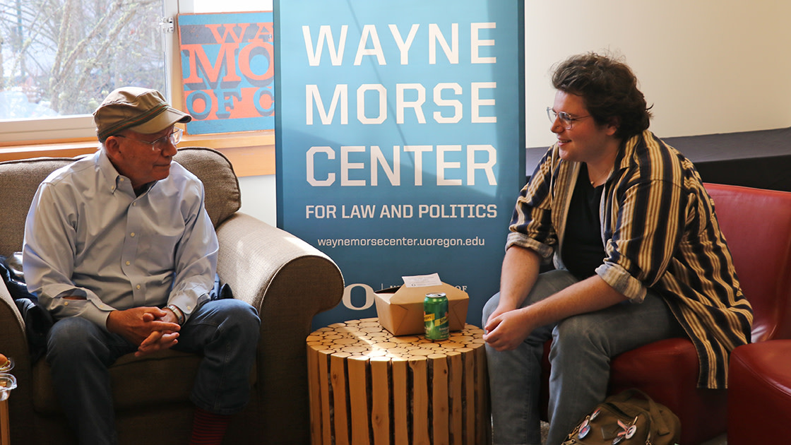 Rep. Peter DeFazio discusses politics with a Wayne Morse Scholar.