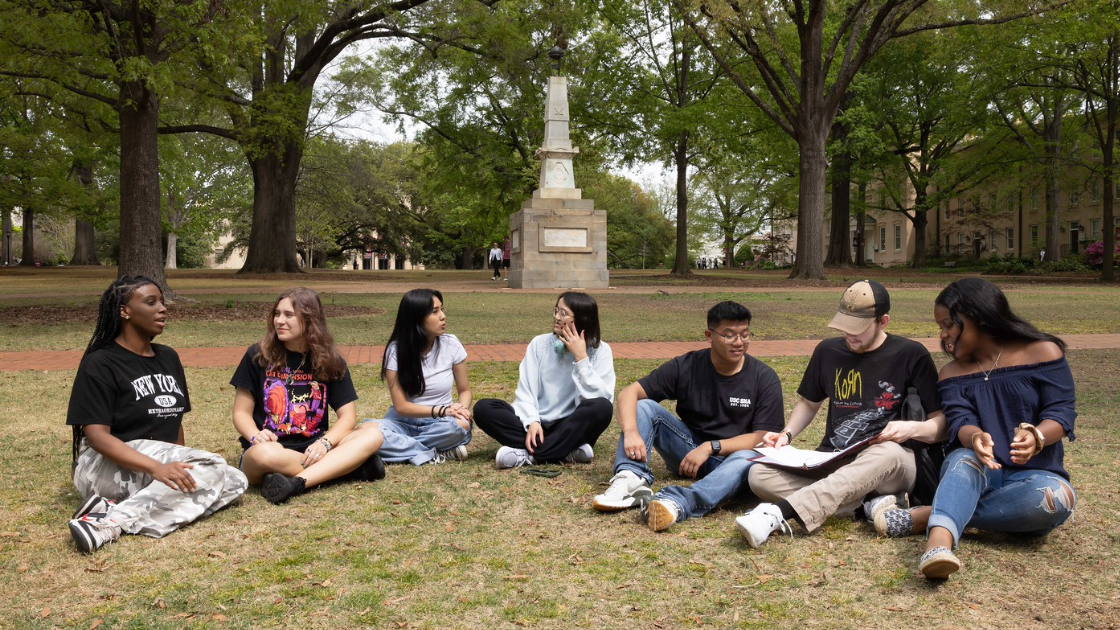 The First-Gen Center is devoted to supporting the social and academic success of first-gen students.