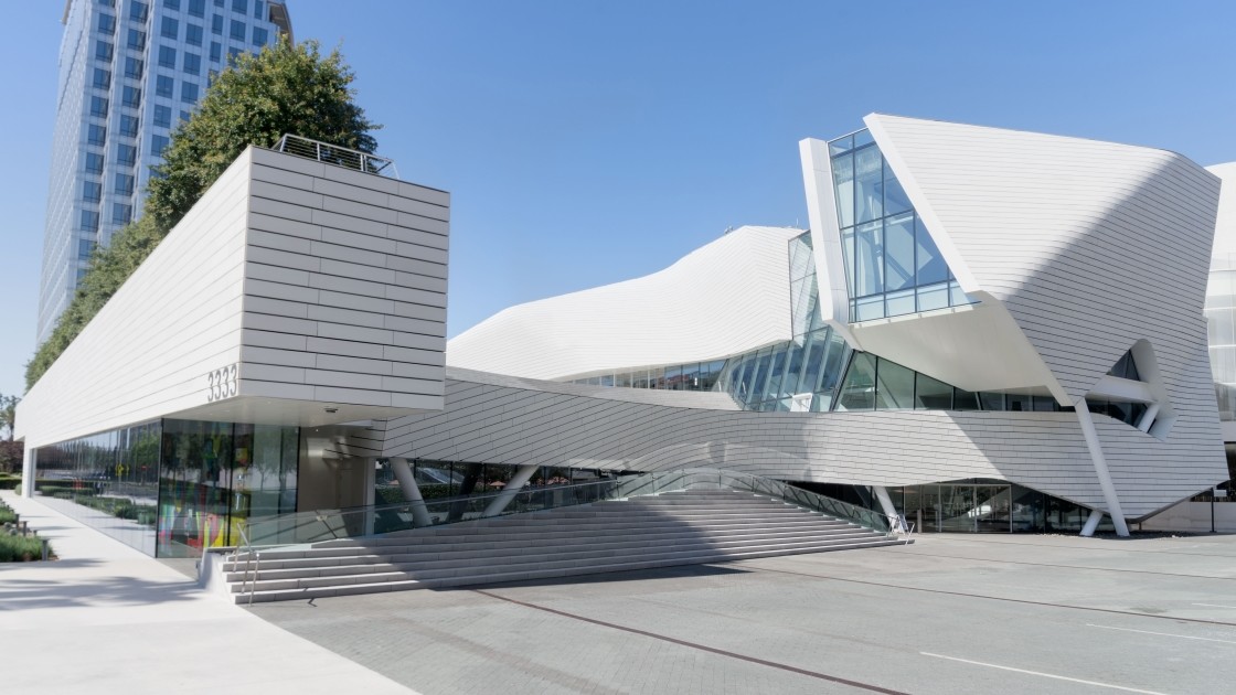 Exterior view of the UC Irvine Langson Orange County Museum of Art
