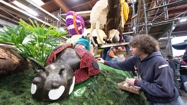 Cal Poly Rose Float Image