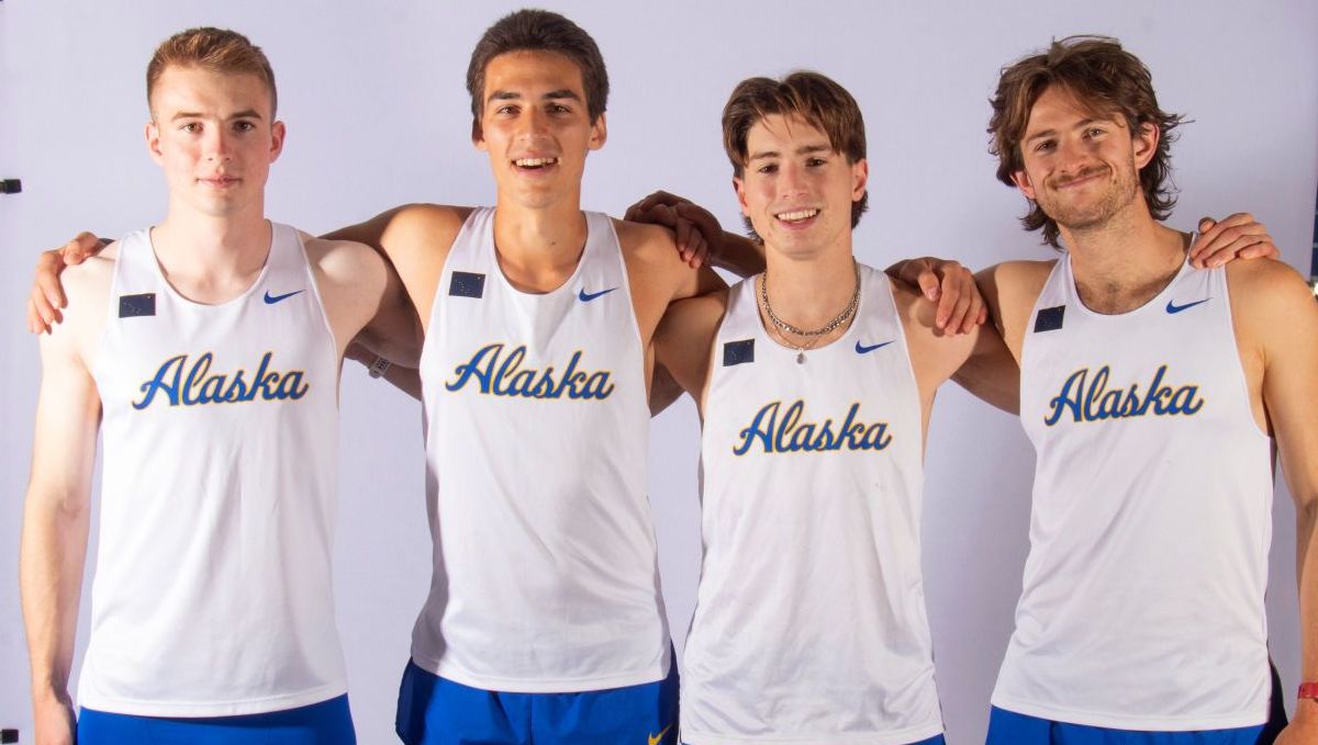 2025 media day photo of men's cross country.