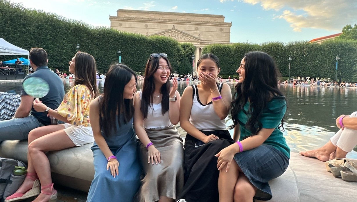 Summer 2024 CITC students enjoying Jazz in the Gardens at the National Portrait Gallery