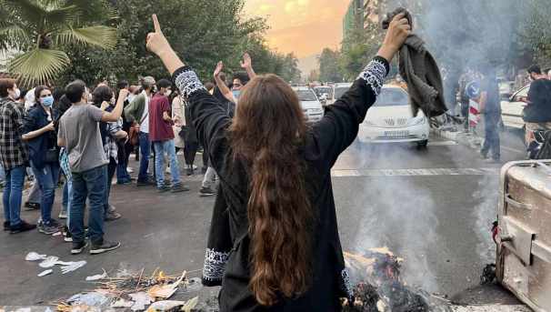 Women protesting in Iran