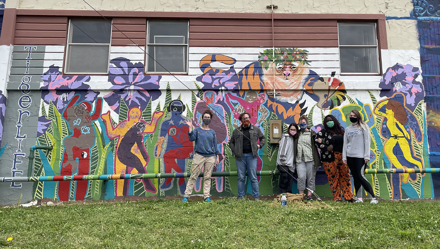 Some of our club members participated in painting the new TigerLIFE mural at 844 North Front St!