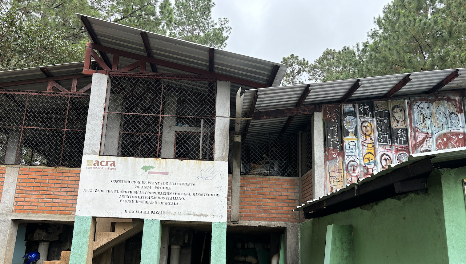 AguaClara students visit a water treatment plant in Marcala, La Paz, Honduras