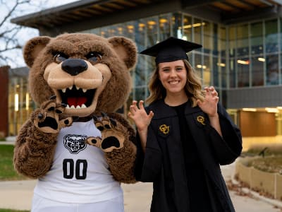 Oakland University Alumni Association Tile Image