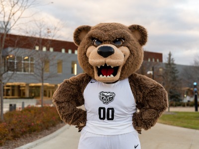 Oakland University Parents and Families Tile Image