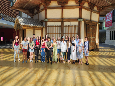 Jack, Joseph & Morton Mandel Honors College Tile Image