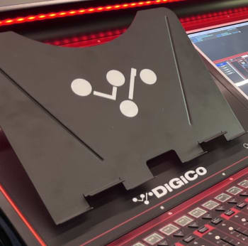 Quantum 225 laptop/script tray