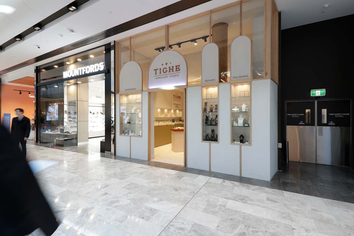 Mountfords at Westfield Carousel