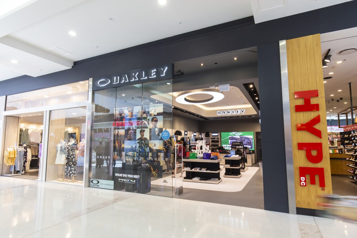 oakley retail stores