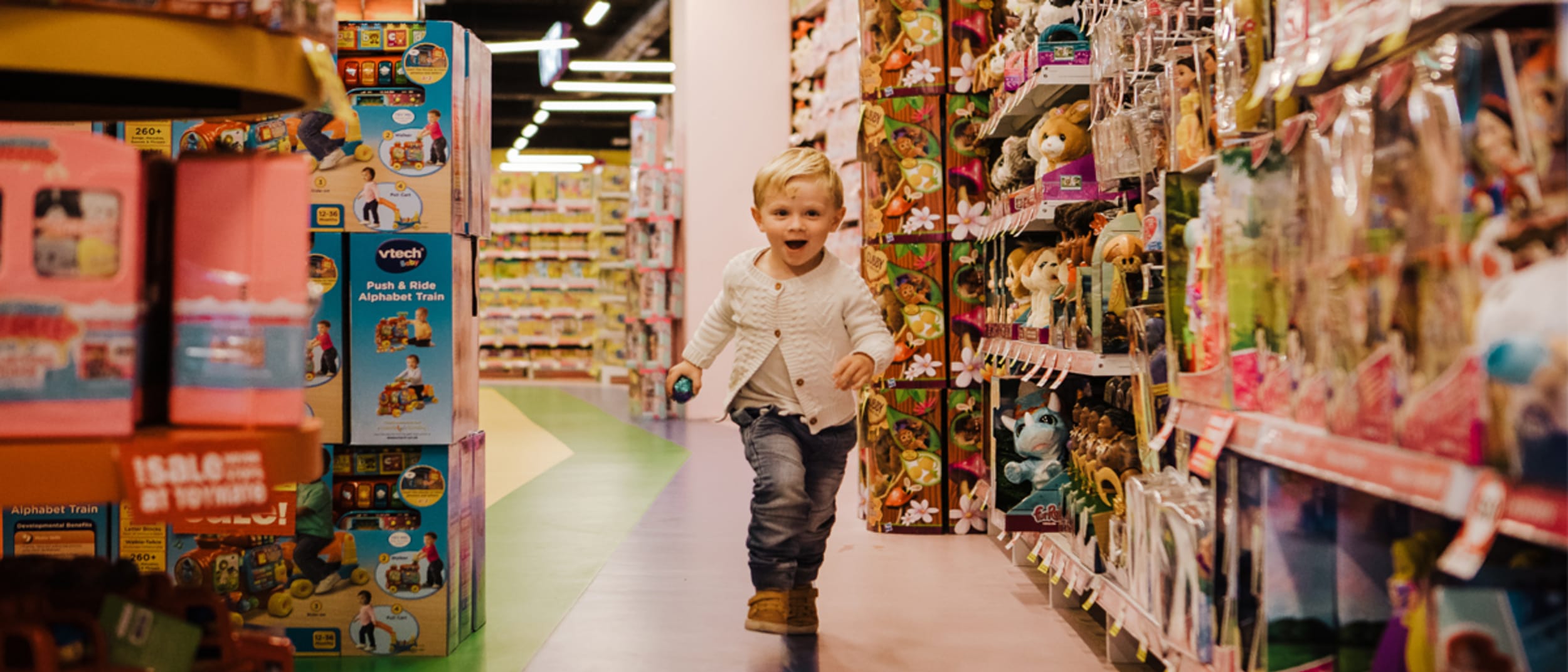 toy store fountain gate