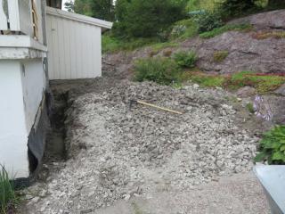 Lu00f8s betongmasse, sprengstein og leire kan fjernes med liten graver