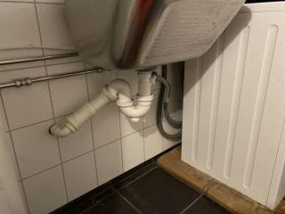 Vaskerom dagens avlu00f8p fra vask og vaskemaskin. 0b526629-9f27-4909-8204-87144a42ace9