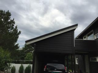 Nordsiden av carport