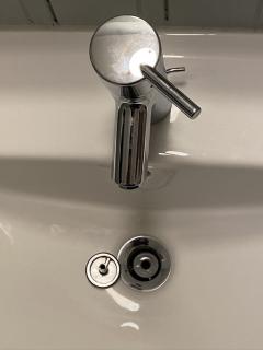 Toalettbatteri og avlu00f8psventil
