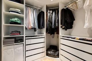 Walk-in-closet