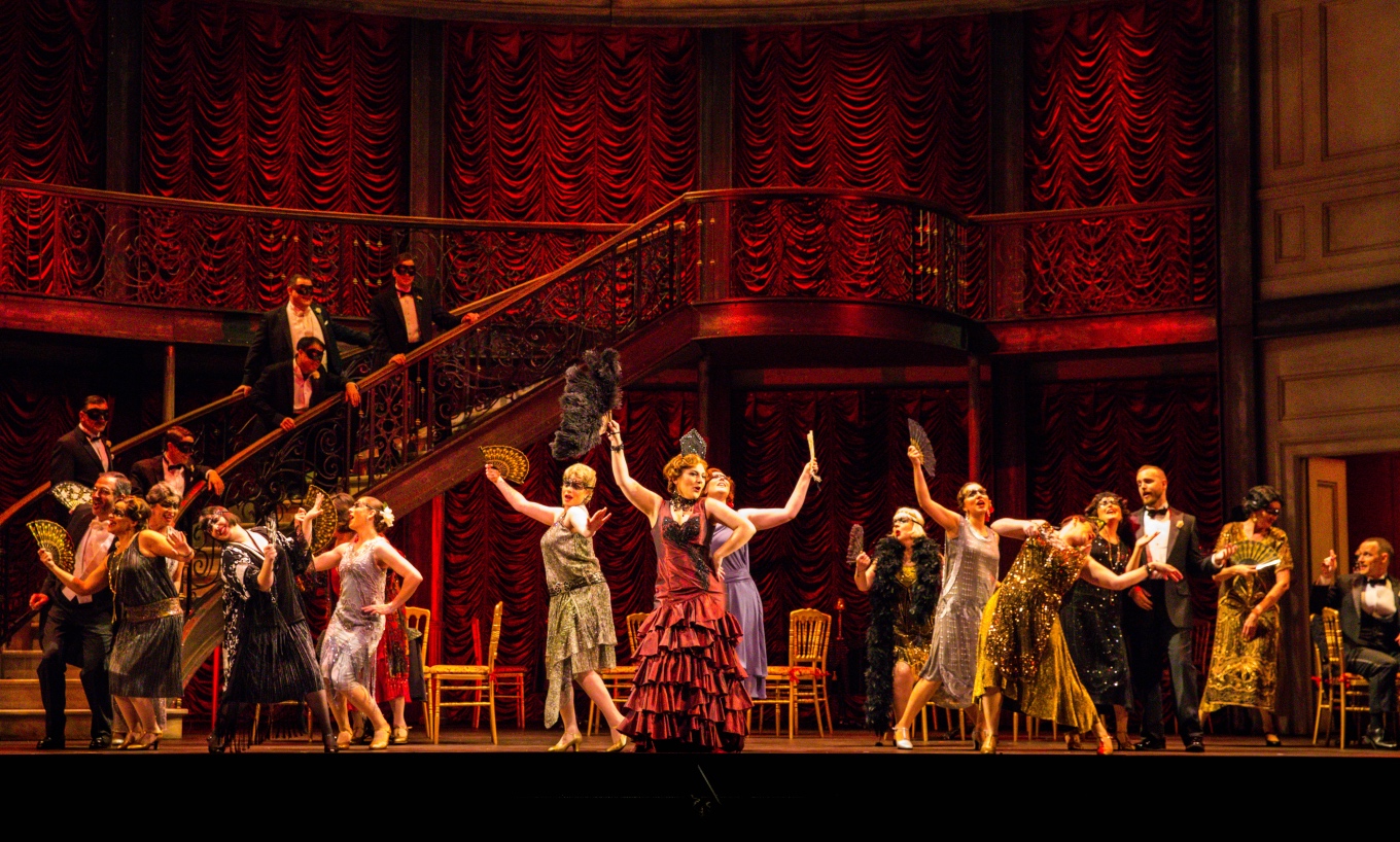 Strong ensemble lifts Edmonton Opera production of La traviata