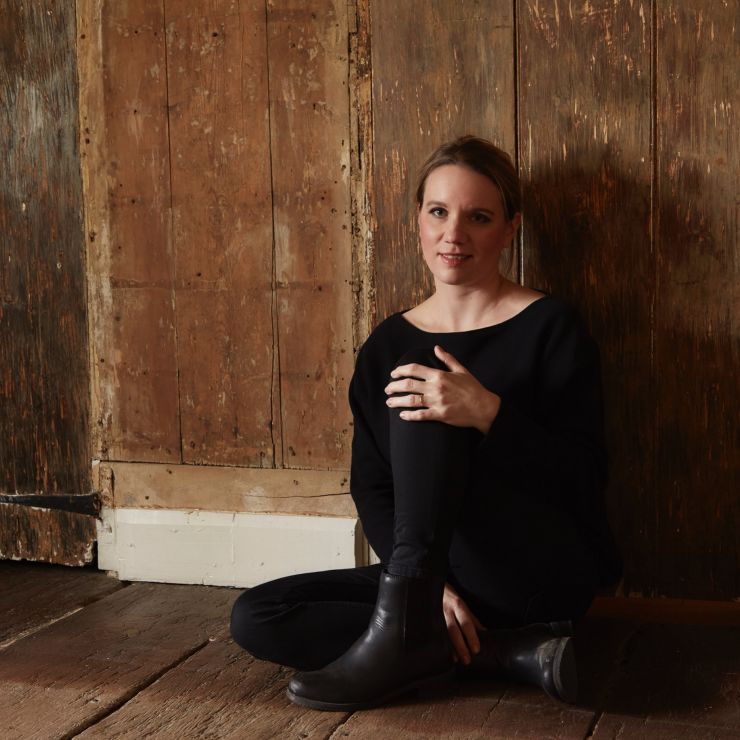 Talking with singers Grace Davidson