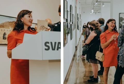 On the left: a woman (Lynsey Addario) stands at the podium in a red dress. On the right: A gallery filled with people, there are photos on the wall. The same woman in the red dress (Lynsey Addario) stands among the people, talking.