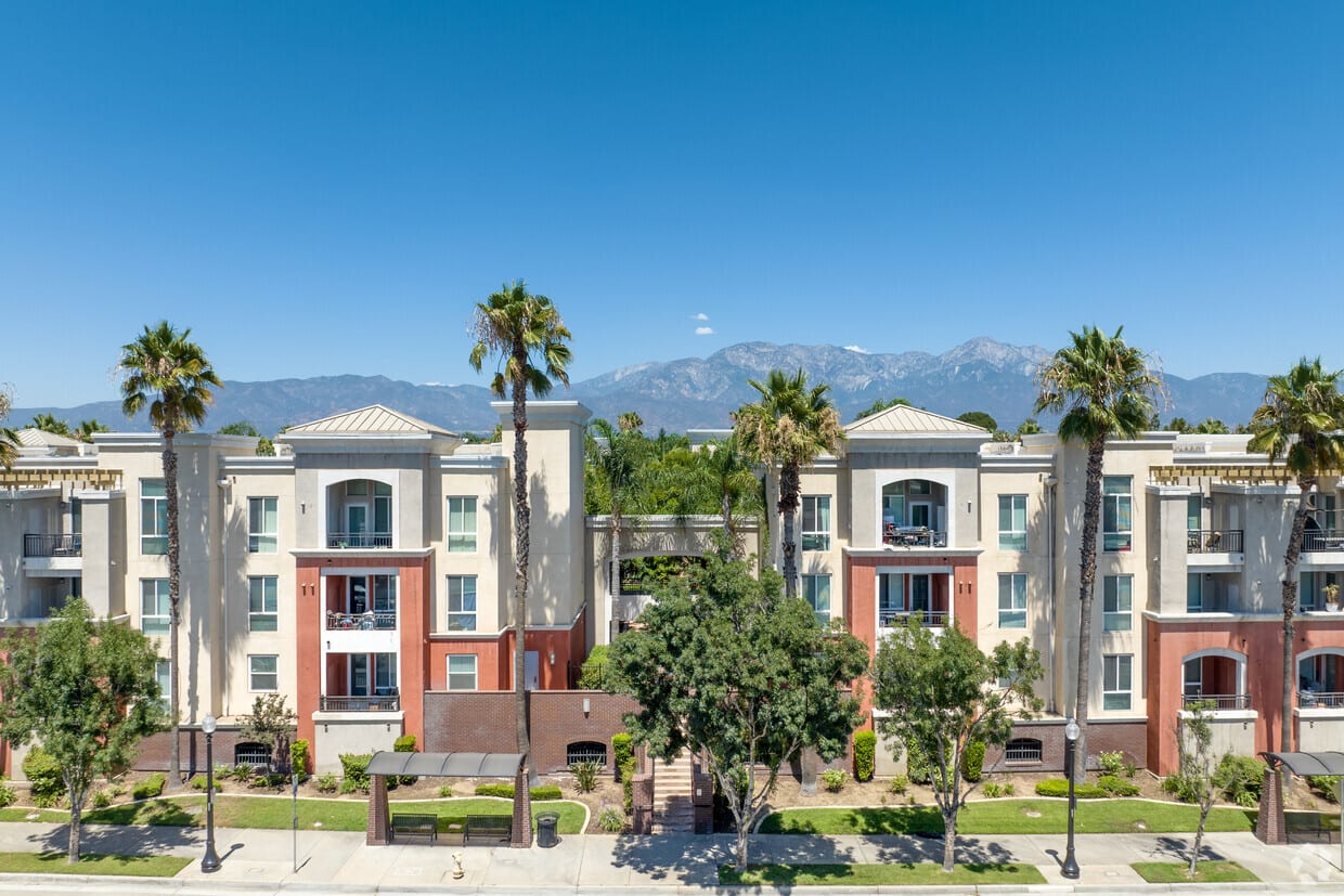 Downtown Ontario Living