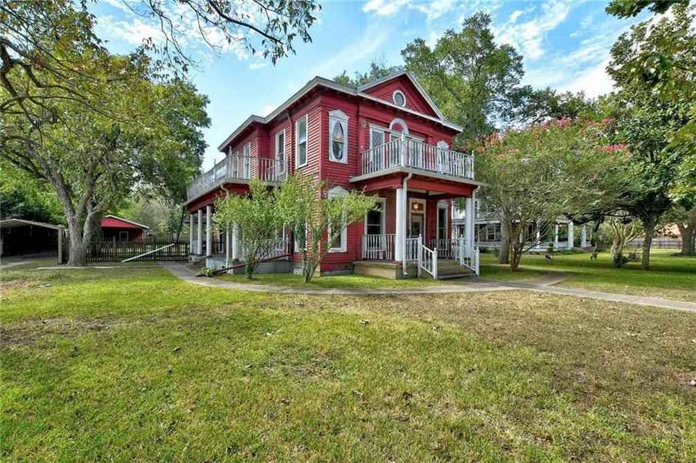 Downtown Lockhart Historic Home