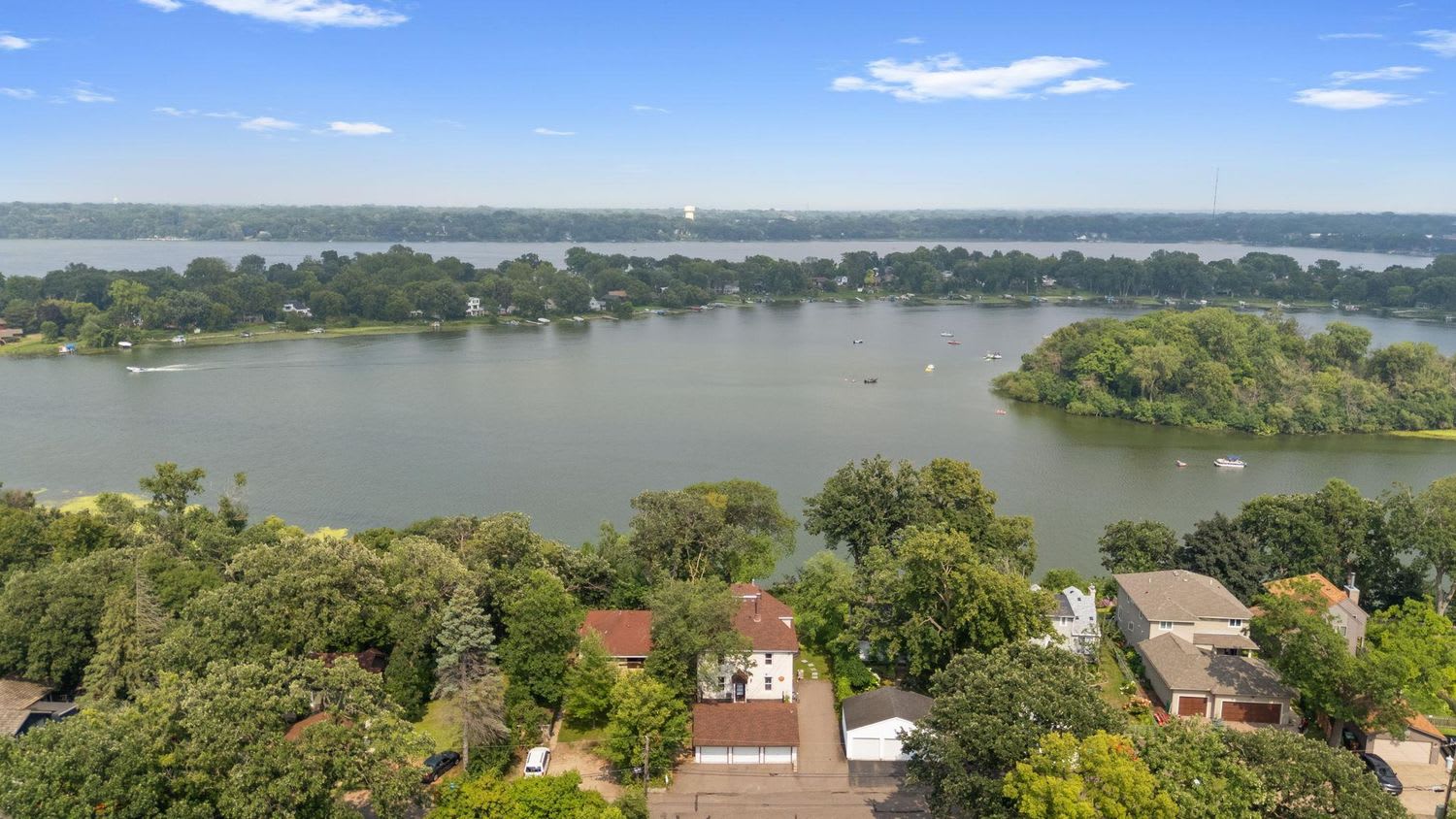 Medicine Lake Area Neighborhood