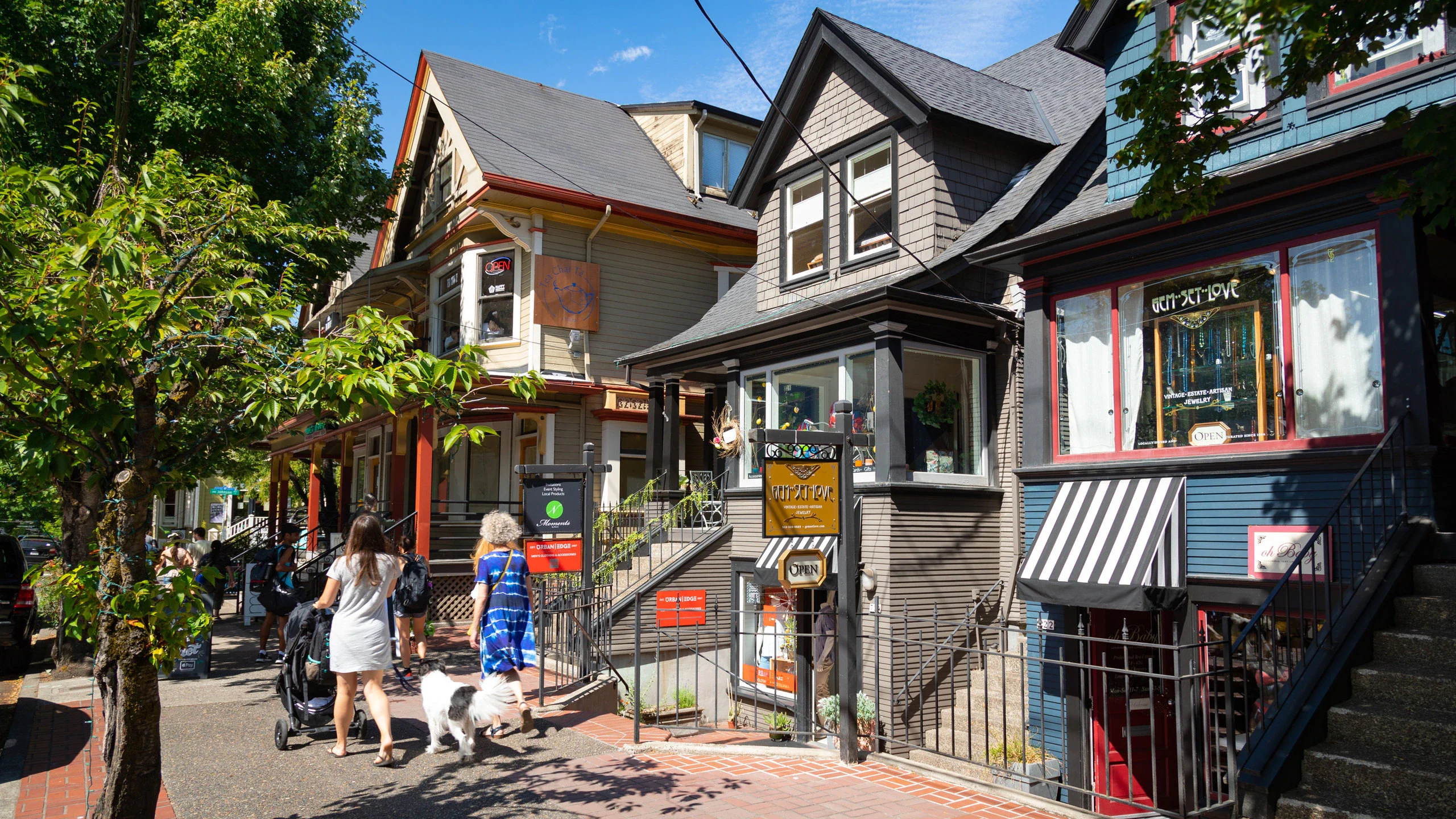 Knob Hill Neighborhood