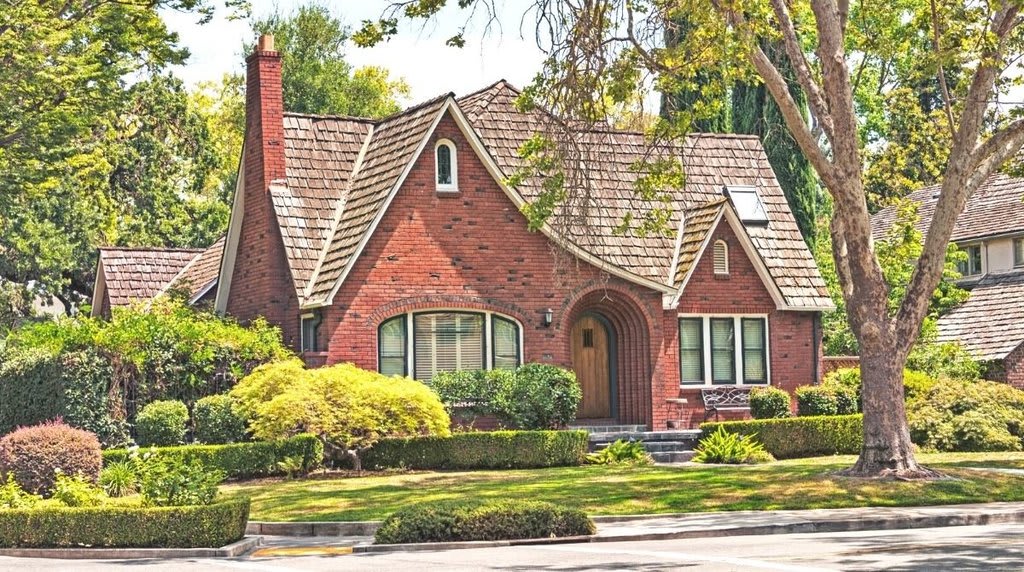 Central Bench "The Bench" Neighborhood