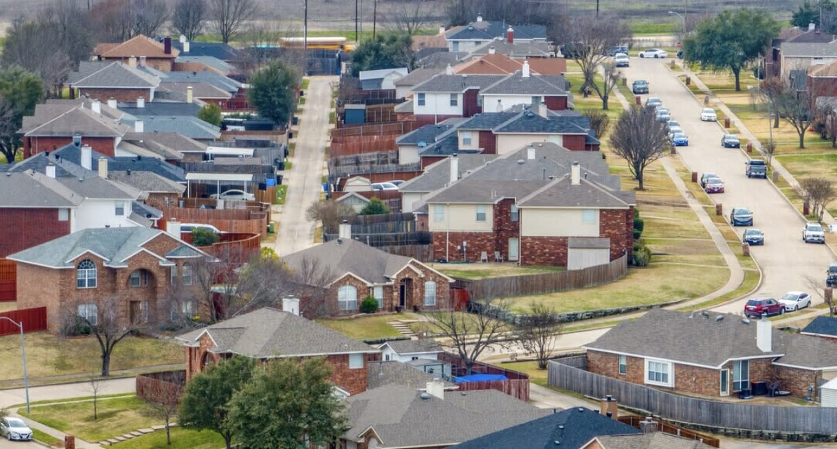 Creek Crossing Estates Neighborhood