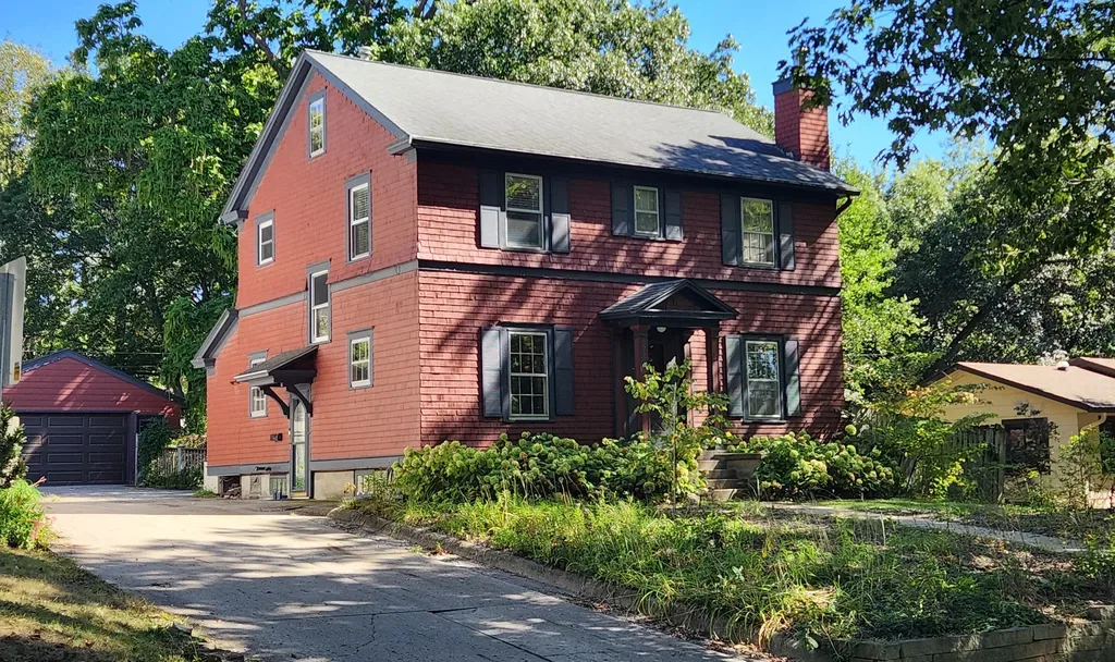 Oak-Riverside Neighborhood